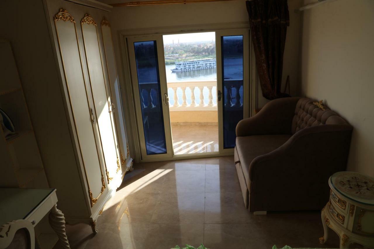 Maadi, Direct Nile River View From All Rooms El El Cairo Exterior foto